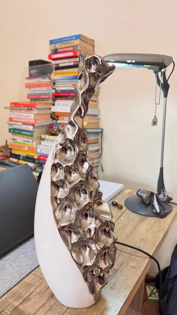 گلدان شیک کاملا سالم|صنایع دستی و سایر لوازم تزئینی|تبریز, |دیوار