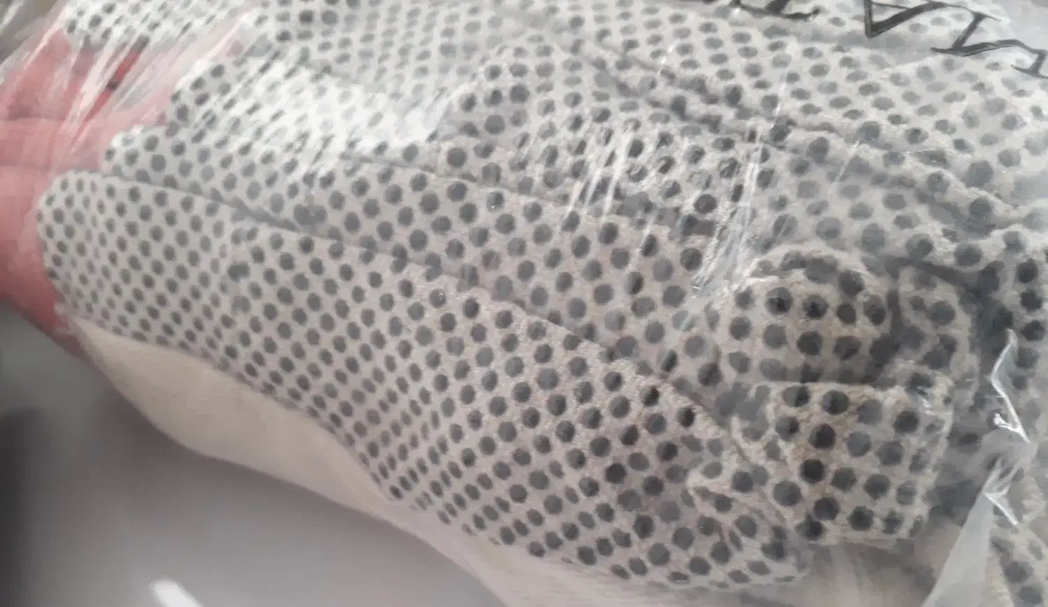 دستکش خالدارکفش اسپرت کلاردرحدنوعینک بادگیر|کیف، کفش، کمربند|اهواز, شهرک حفاری|دیوار