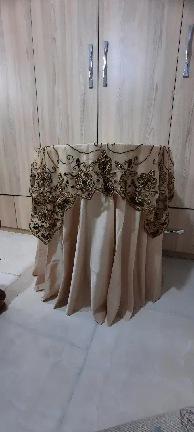 میز خاطره به همراه رومیزی|پرده، رانر، رومیزی|قم, انسجام|دیوار