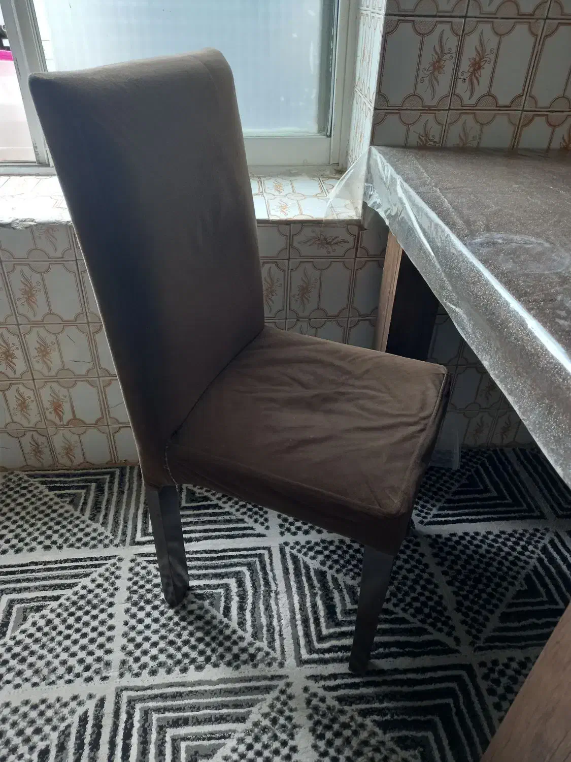 میز غذا خوری|میز و صندلی غذاخوری|تربت جام, بیست متری منبع آب|دیوار