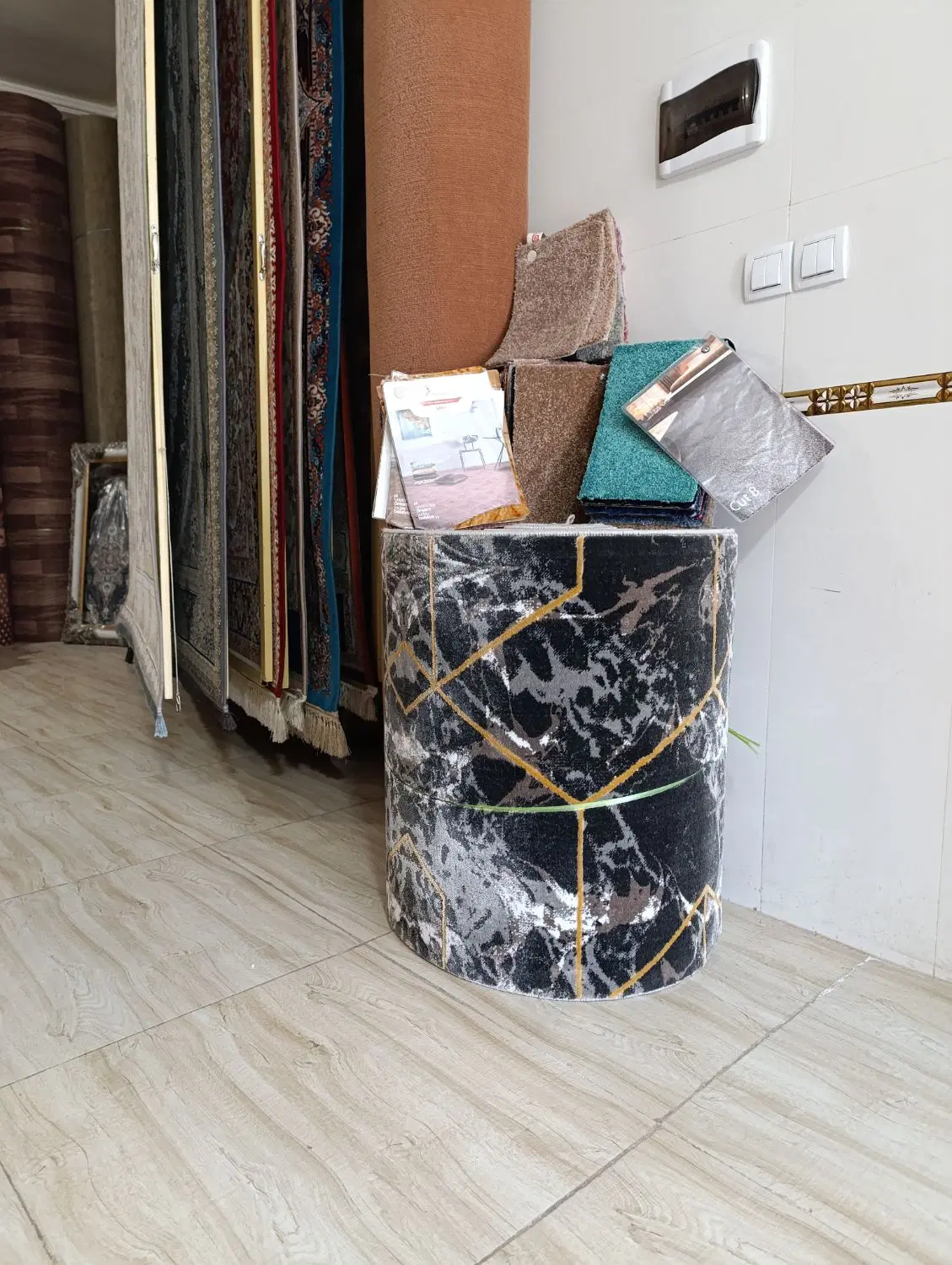فروش فرش کناره راهپله ماهی 700شانه طرح خوی|فرش|تبریز, |دیوار
