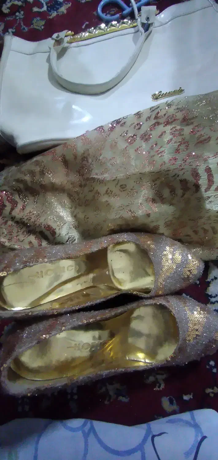 پارچه مجلسی|لباس|چمران, |دیوار