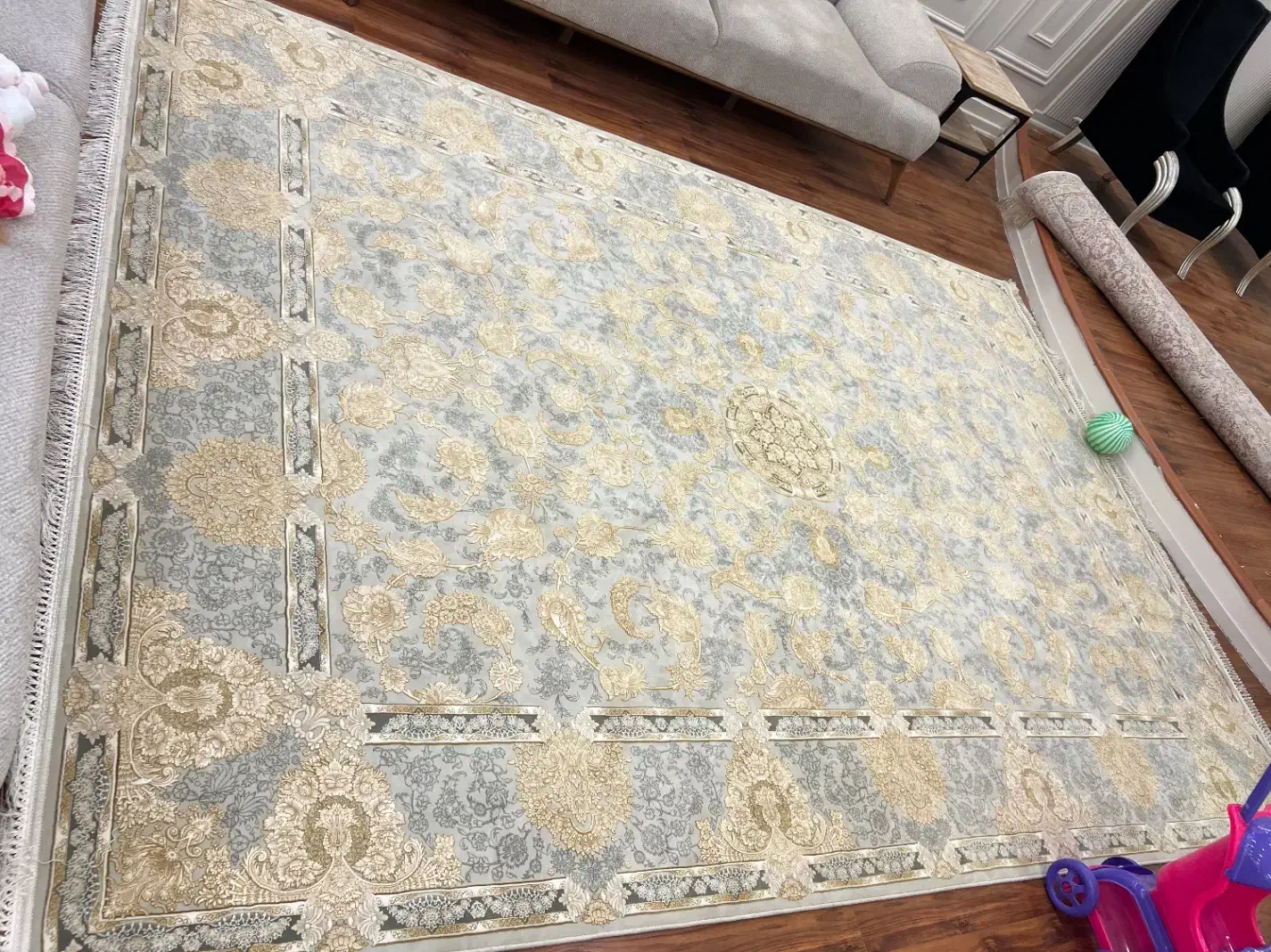 قالی نگین مشهد نو|فرش|تربت جام, ترکمن ها|دیوار