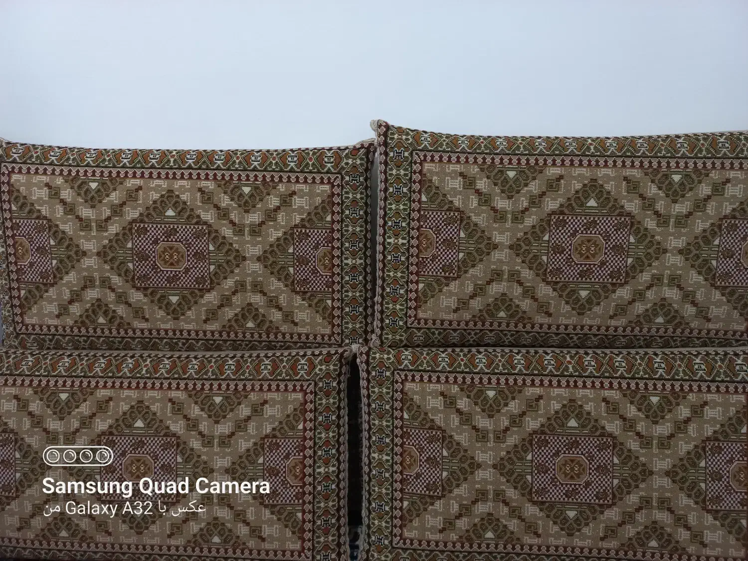 پشتی دست دوم|پشتی|آبیک, |دیوار