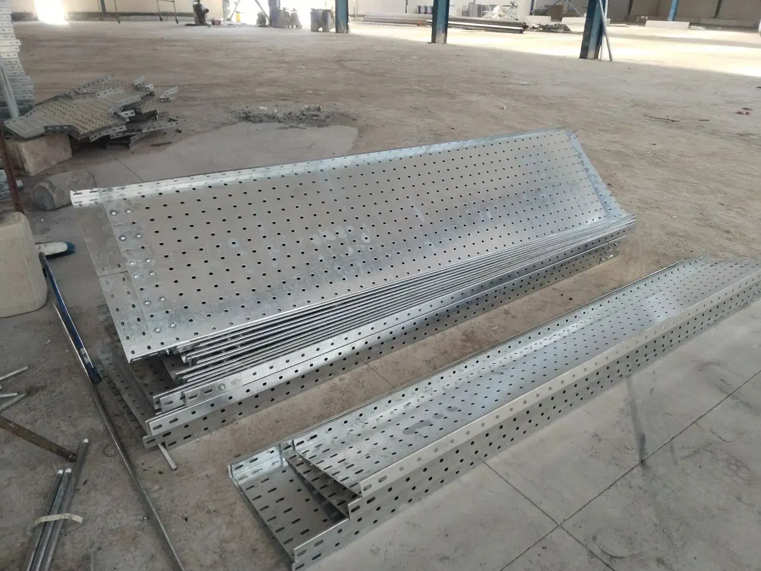 استخدام نیرو برقکار|استخدام صنعتی، فنی، مهندسی|مشهد, کارمندان دوم|دیوار