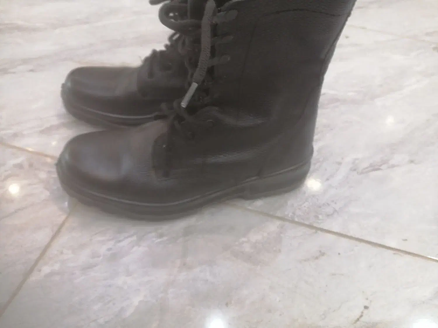 پوتین و اورکت سربازی|کیف، کفش، کمربند|نجف‌آباد, طالقانی|دیوار