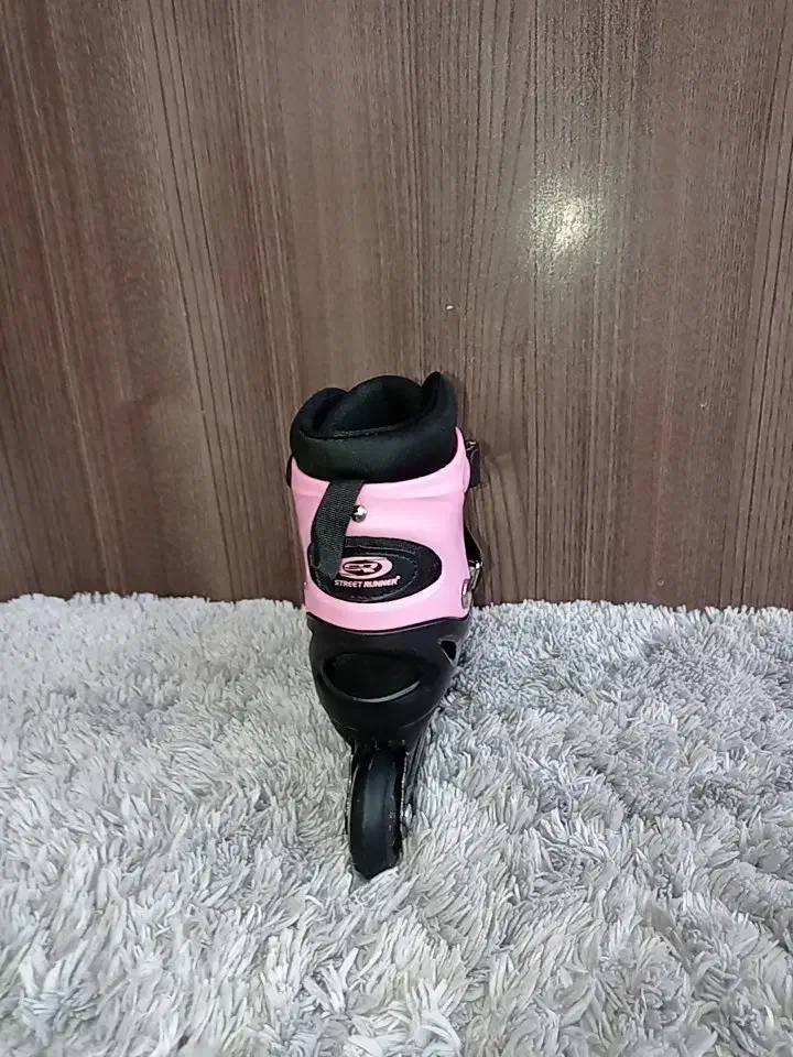 فروش یک جفت اسکیت|دوچرخه، اسکیت، اسکوتر|اقلید, |دیوار