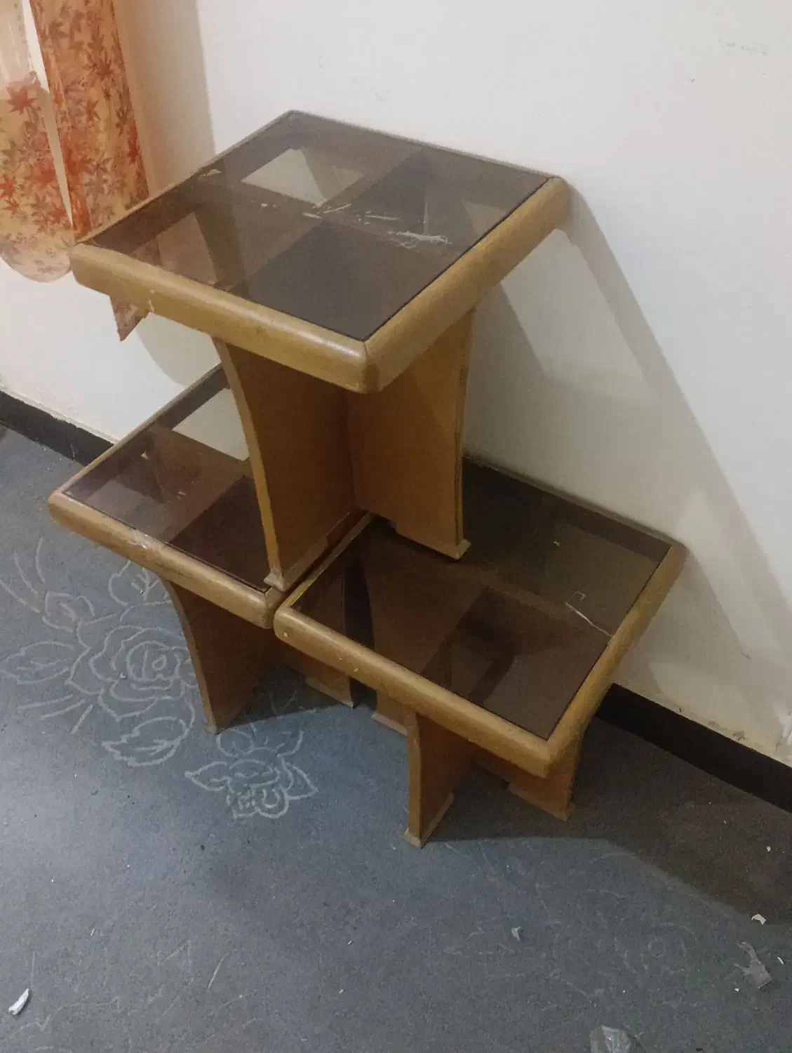 ۳تا میز عسلی کنار مبلی سالم در حد نو|مبلمان خانگی و میز عسلی|بندر ماهشهر, |دیوار