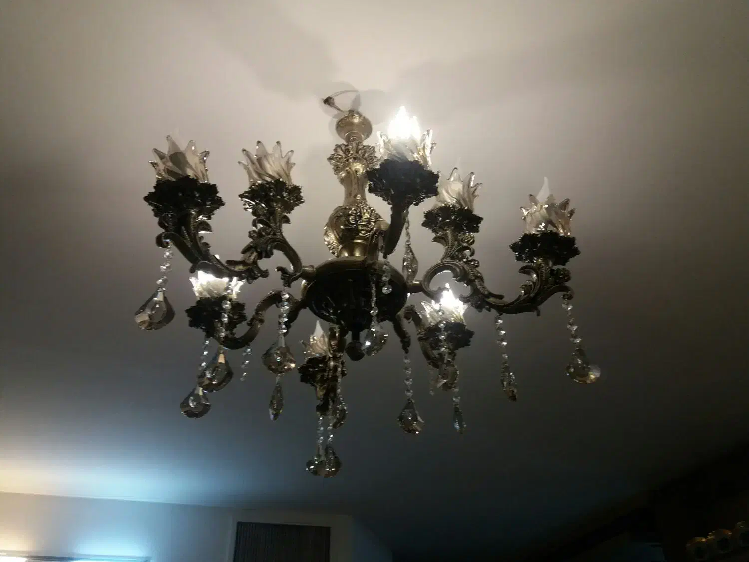 لوستر|لوستر و چراغ آویز|اصفهان, قلعه طبره|دیوار