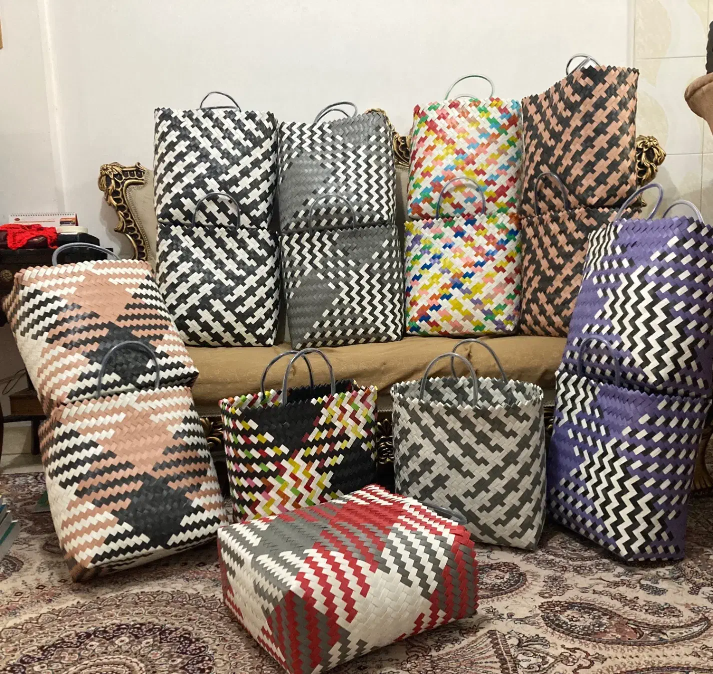 ساک تسمه ای|کیف، کفش، کمربند|آستانه اشرفیه, |دیوار