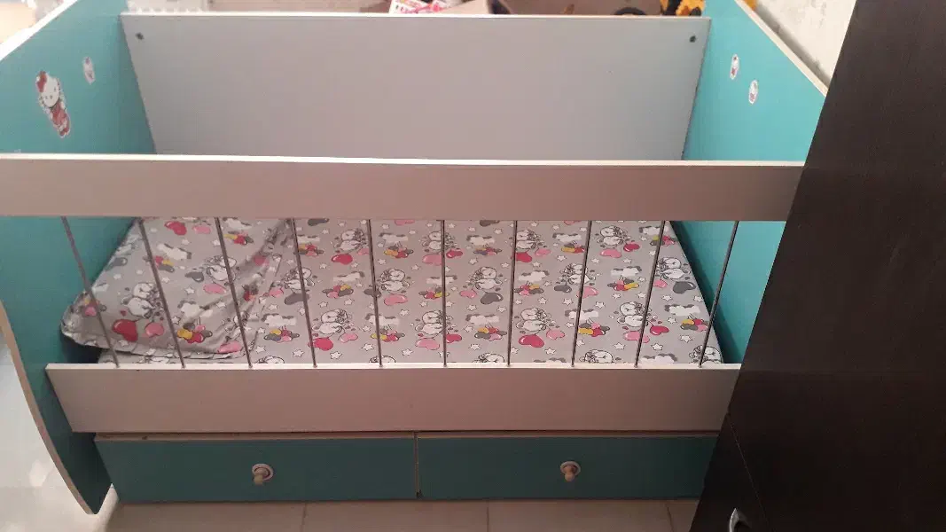 تعدادی لوازم کودک بفروش میرسد|تخت و صندلی بچه|محمدشهر, ولدآباد|دیوار