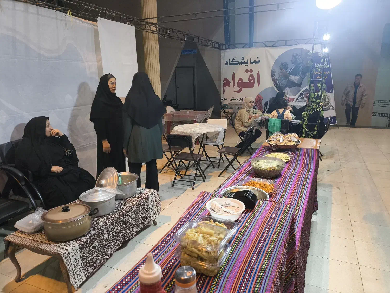 (جشنواره نمایشگاه کاسپین زنجان)|گردهمایی و همایش|زنجان, |دیوار