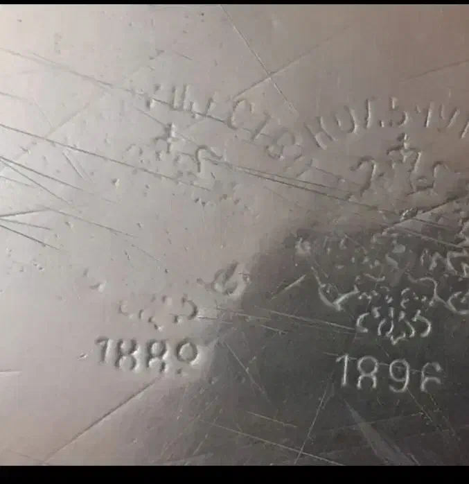 سینی برنجی روسی ۱۴۰ ساله با مهر|صنایع دستی و سایر لوازم تزئینی|مشهد, آزادشهر|دیوار