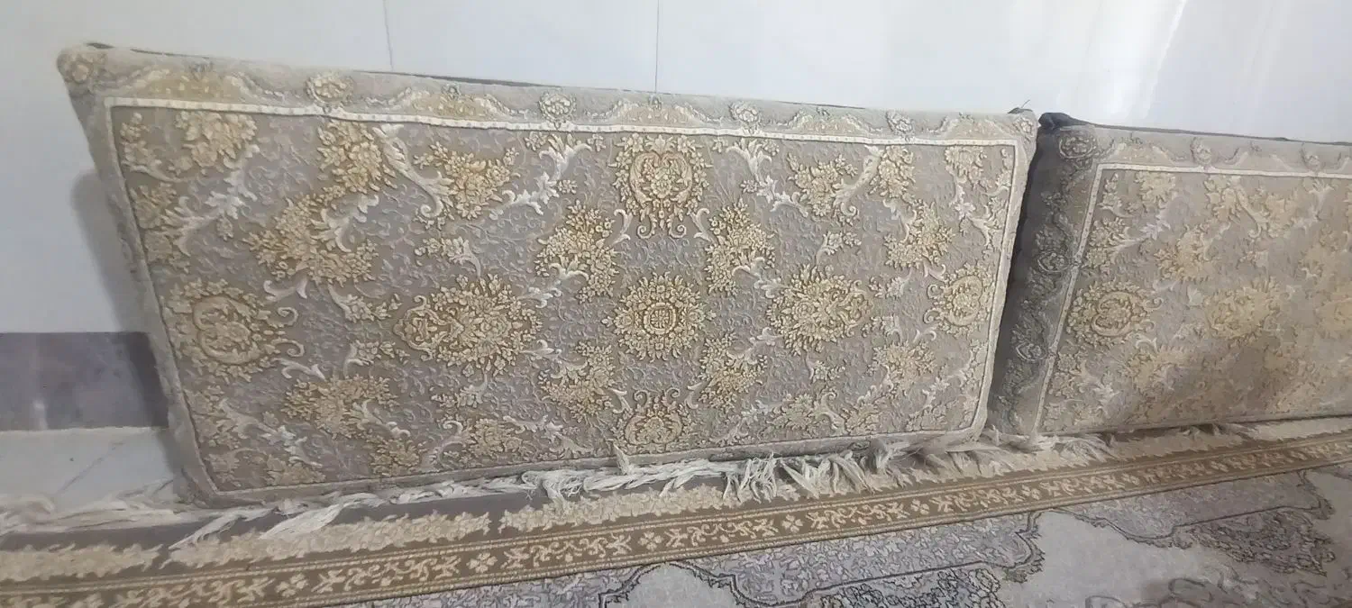 پشتی|پشتی|مشهد, گرجی علیا|دیوار