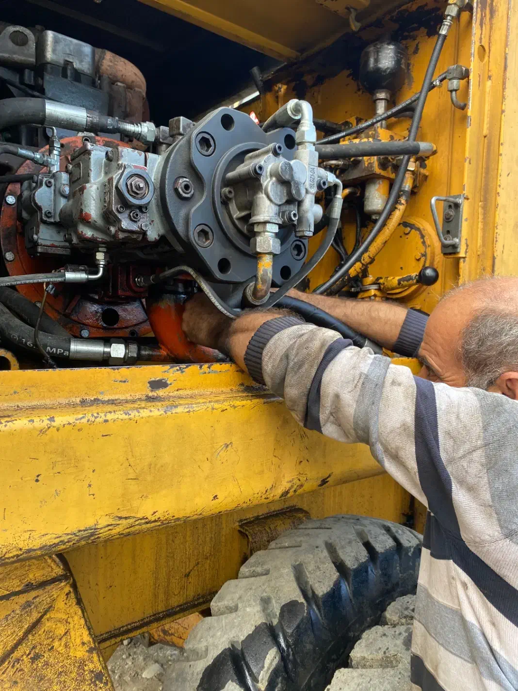 بیل مکانیکی هپر 922|خودرو سنگین|امامزاده عبدالله, |دیوار