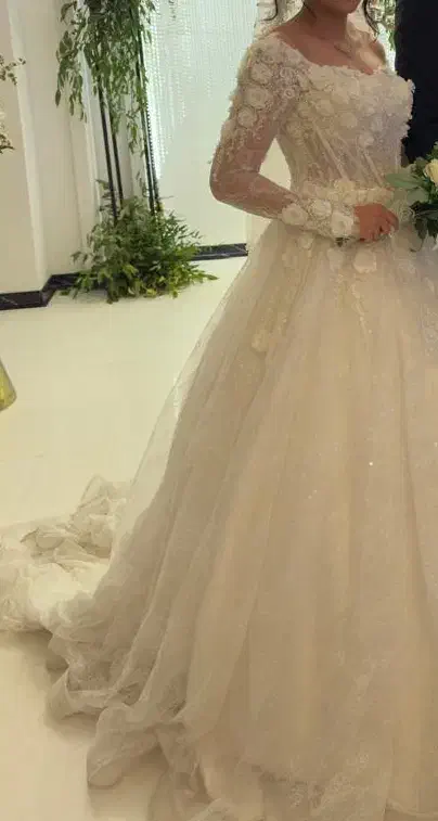 لباس عروس|لباس|فردیس, فردیس|دیوار