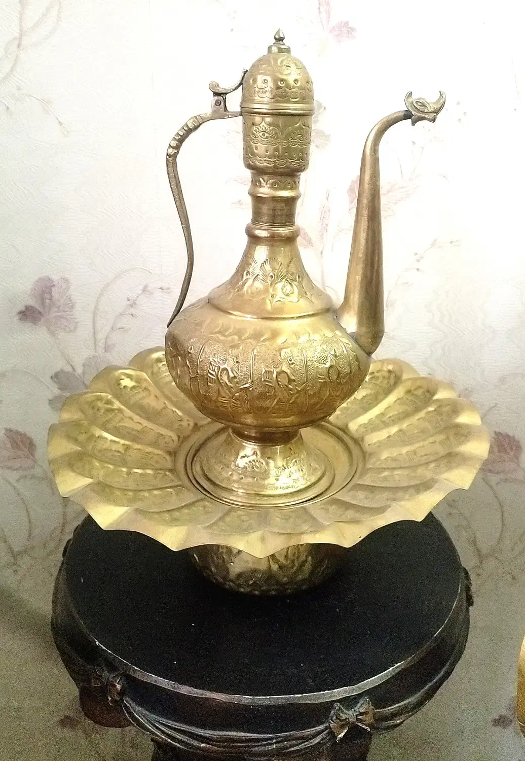 مبل ۹نفره سلطنتی آفتابه لگن برنجی جاقاشقی|مبلمان خانگی و میز عسلی|اندیشه, شهرک مریم|دیوار