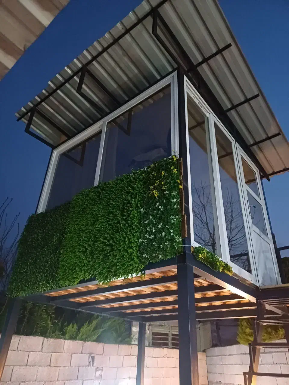 اتاقک یا کانکس یا الاچیق|مصالح و تجهیزات ساختمان|چمستان, |دیوار