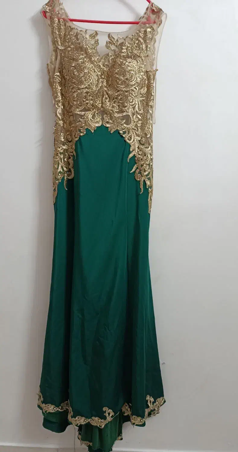 لباس مجلسی|لباس|مشهد, مصلی (کارمندان اول)|دیوار