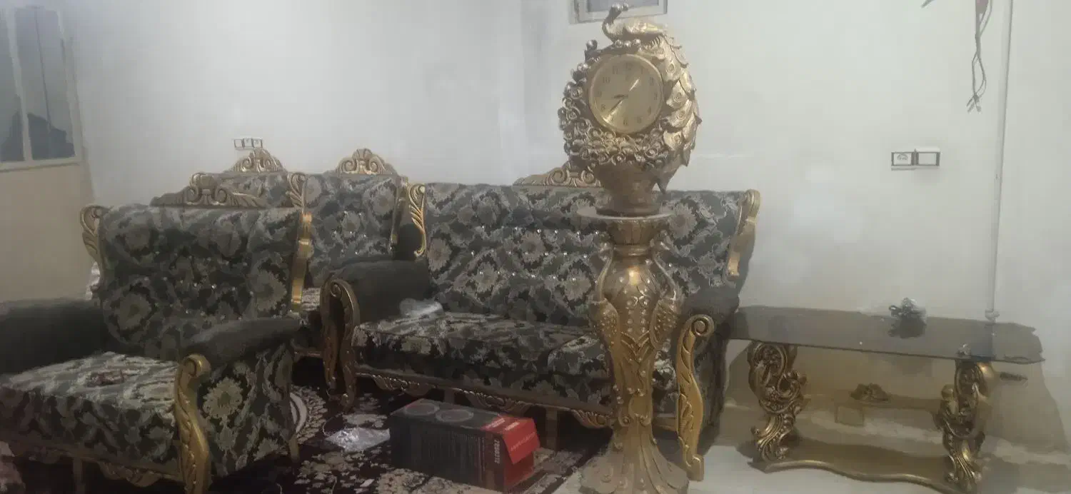 مبل سلطنتی 7 نفره با ساعت|مبلمان خانگی و میز عسلی|نسیمشهر, |دیوار