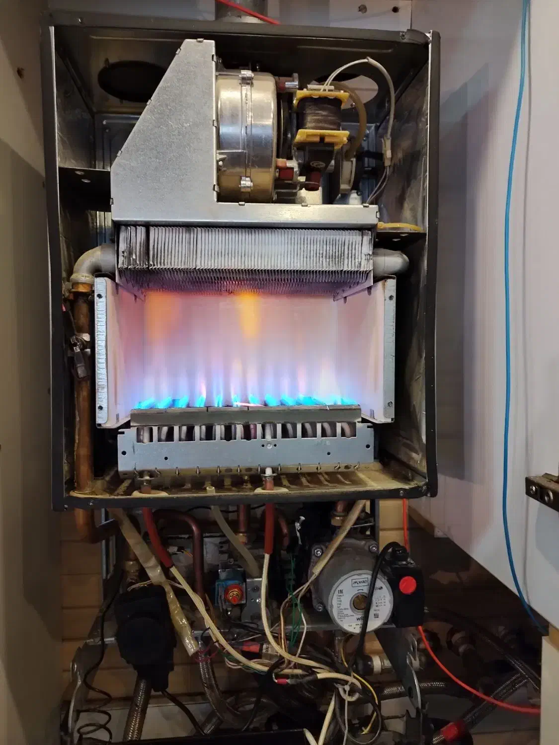 تعمیرات تخصصی پکیج سرویس کار و تعمیر کار پکیج|خدمات پیشه و مهارت|شیراز, فضل‌آباد|دیوار