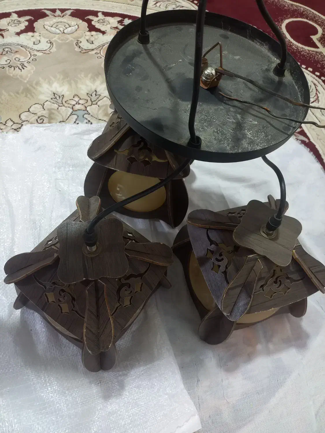 لوستر|لوستر و چراغ آویز|نیشابور, کلاغان|دیوار