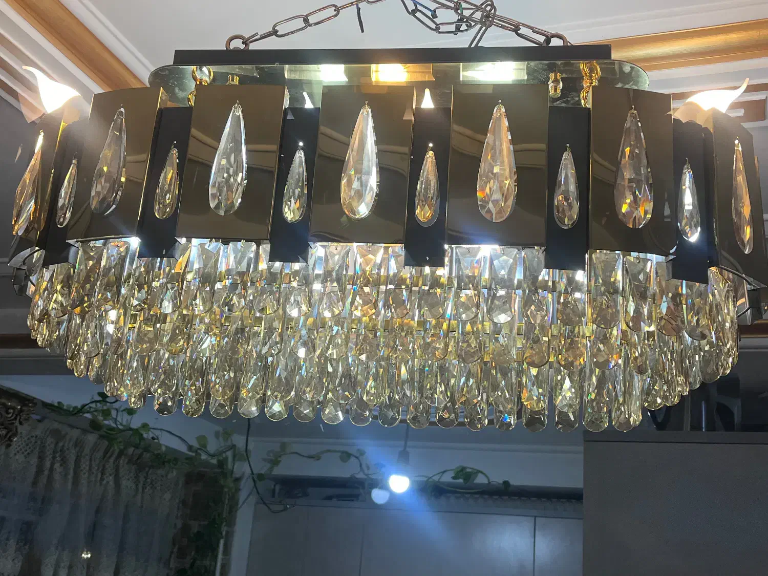 لوستر|لوستر و چراغ آویز|رباط‌کریم, رباط‌کریم|دیوار