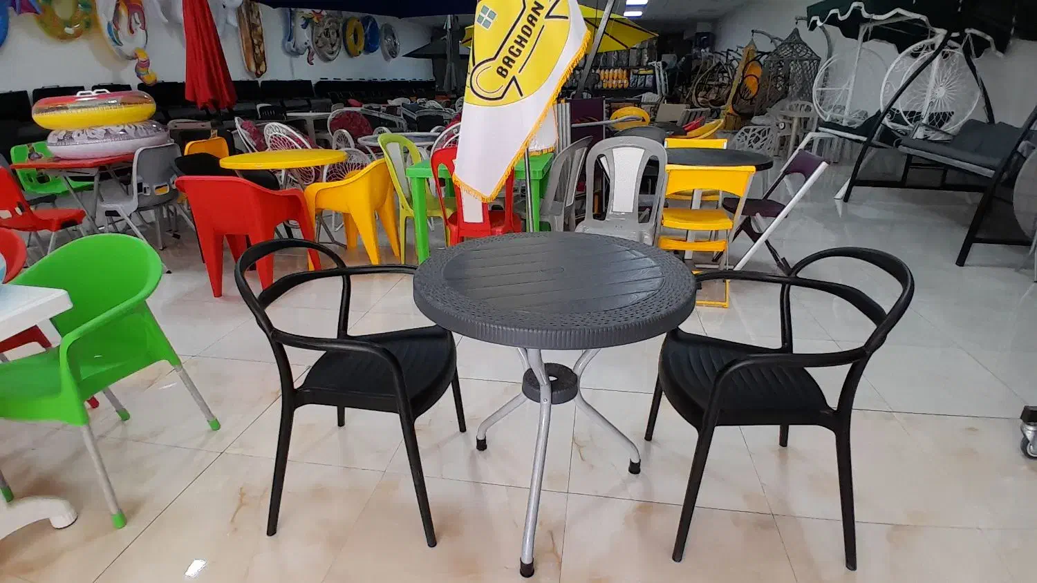 صندلی پلاستیکی قهوه ای خوری روفگاردن مدل فلار|صندلی و نیمکت|چهارباغ, |دیوار