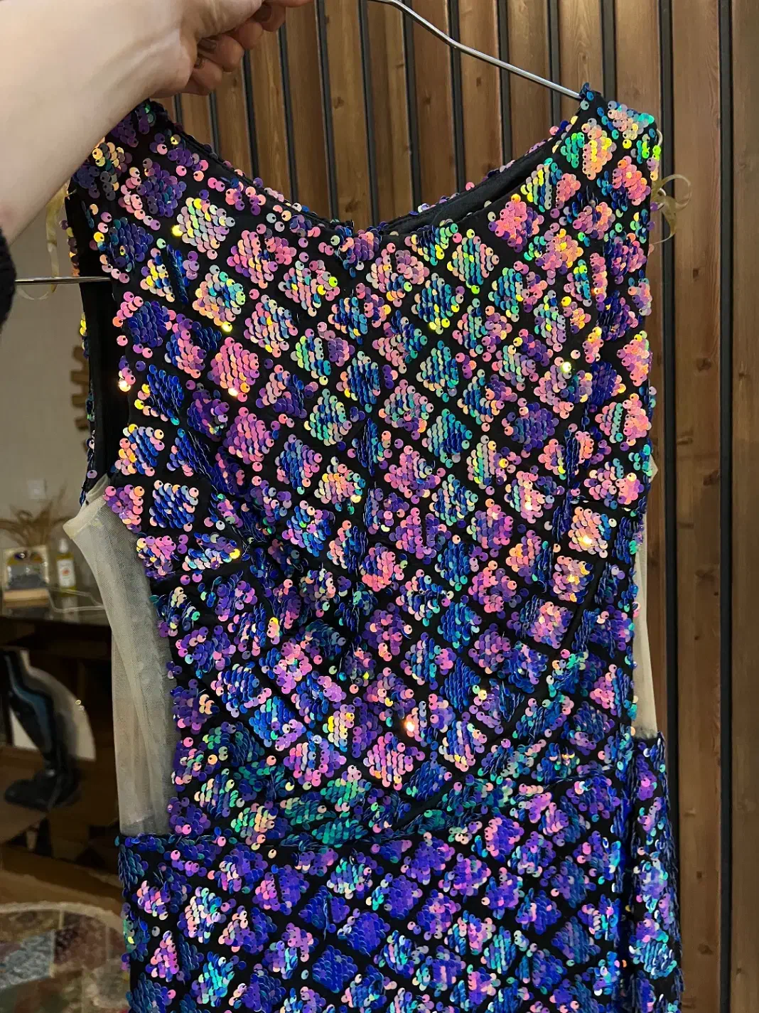 پیراهن پولکی مجلسی|لباس|ساری, |دیوار