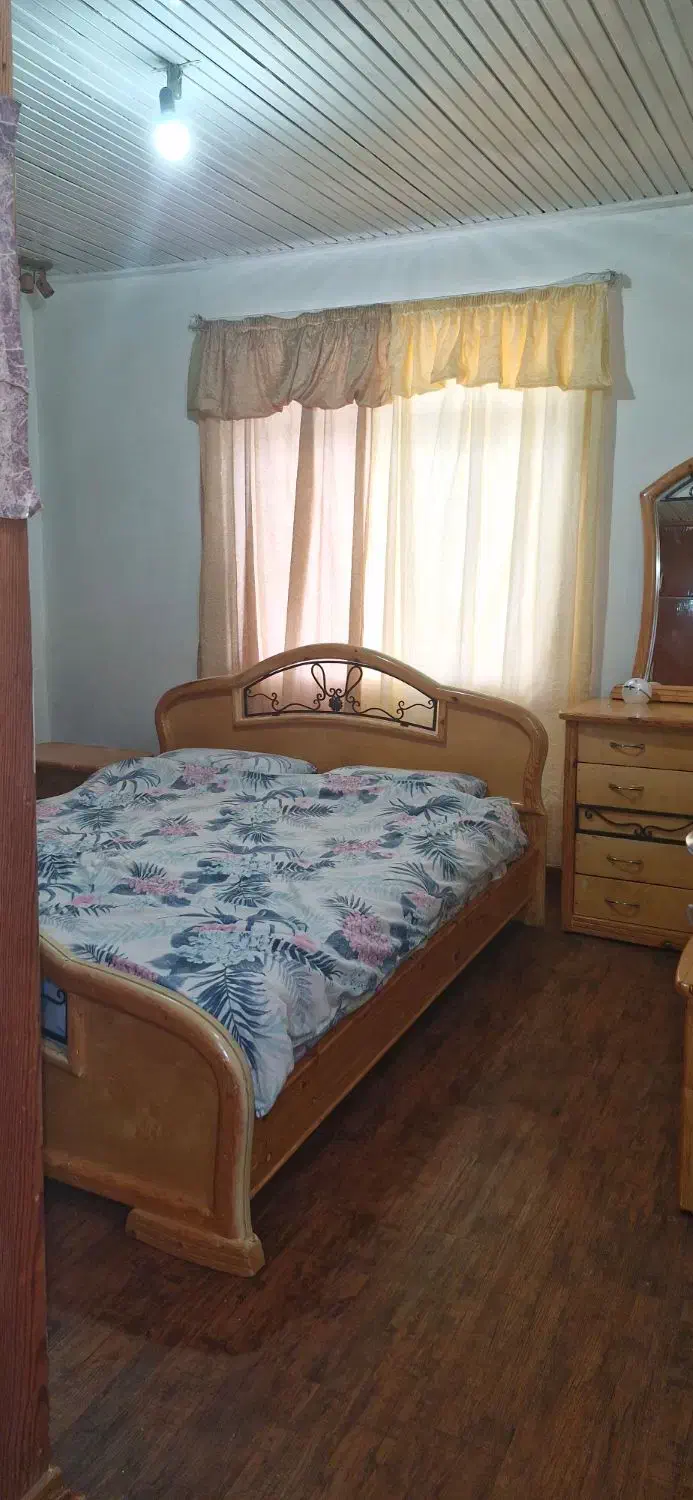 سرویس خواب چوبی به همراه خوشخواب|تخت و سرویس خواب|بندر انزلی, تختی|دیوار