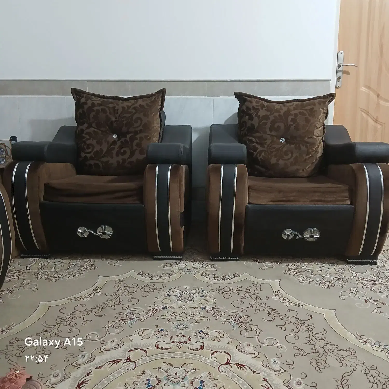 مبل راحتی خیلی تمیز ۶ تومان|مبلمان خانگی و میز عسلی|آران و بیدگل, |دیوار