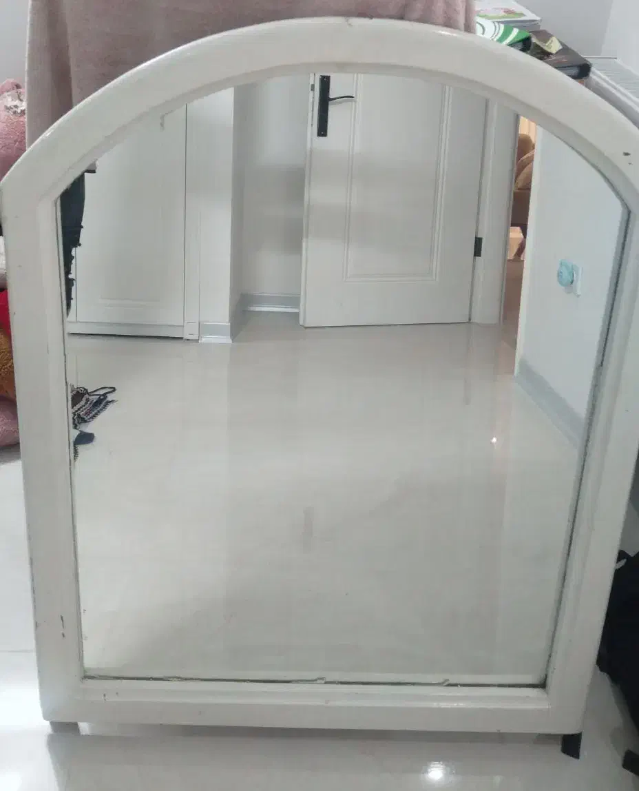 اینه|آینه|مشهد, دانشجو|دیوار