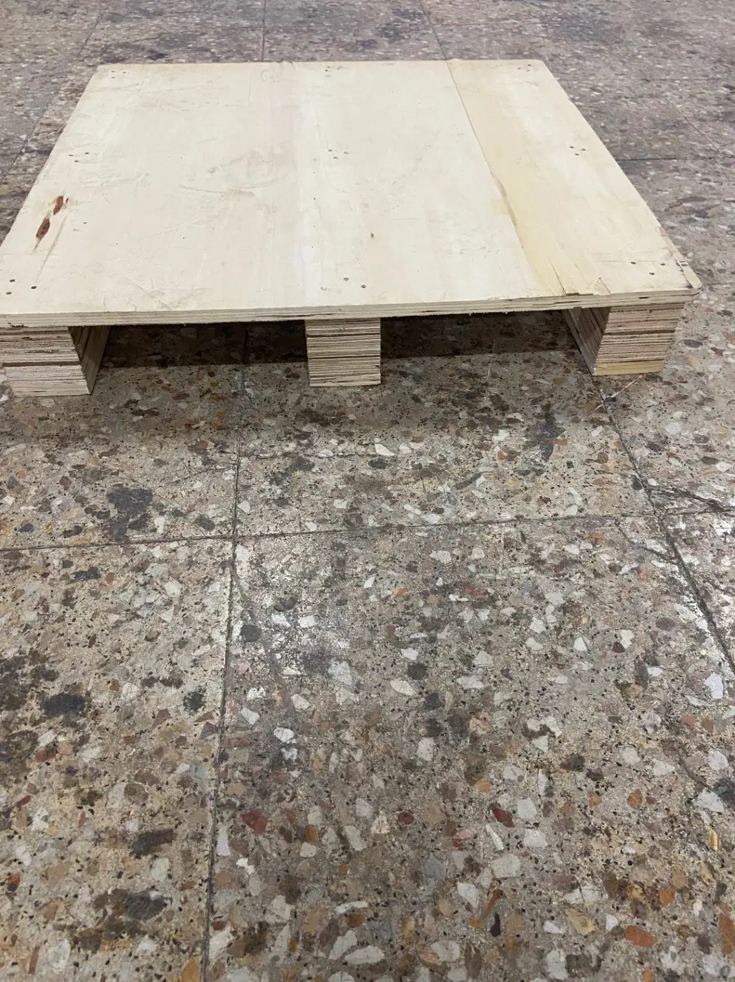 پالت چوبی|عمده‌فروشی|رشت, لاکان|دیوار