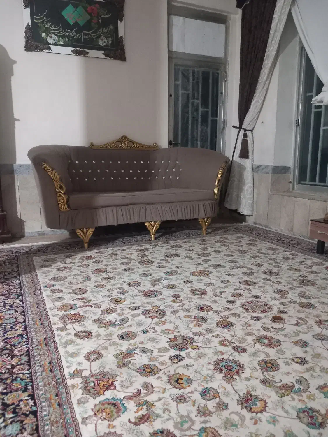 مبل شزلون شش نفره|مبلمان خانگی و میز عسلی|تربت‌حیدریه, حسنی بالا|دیوار