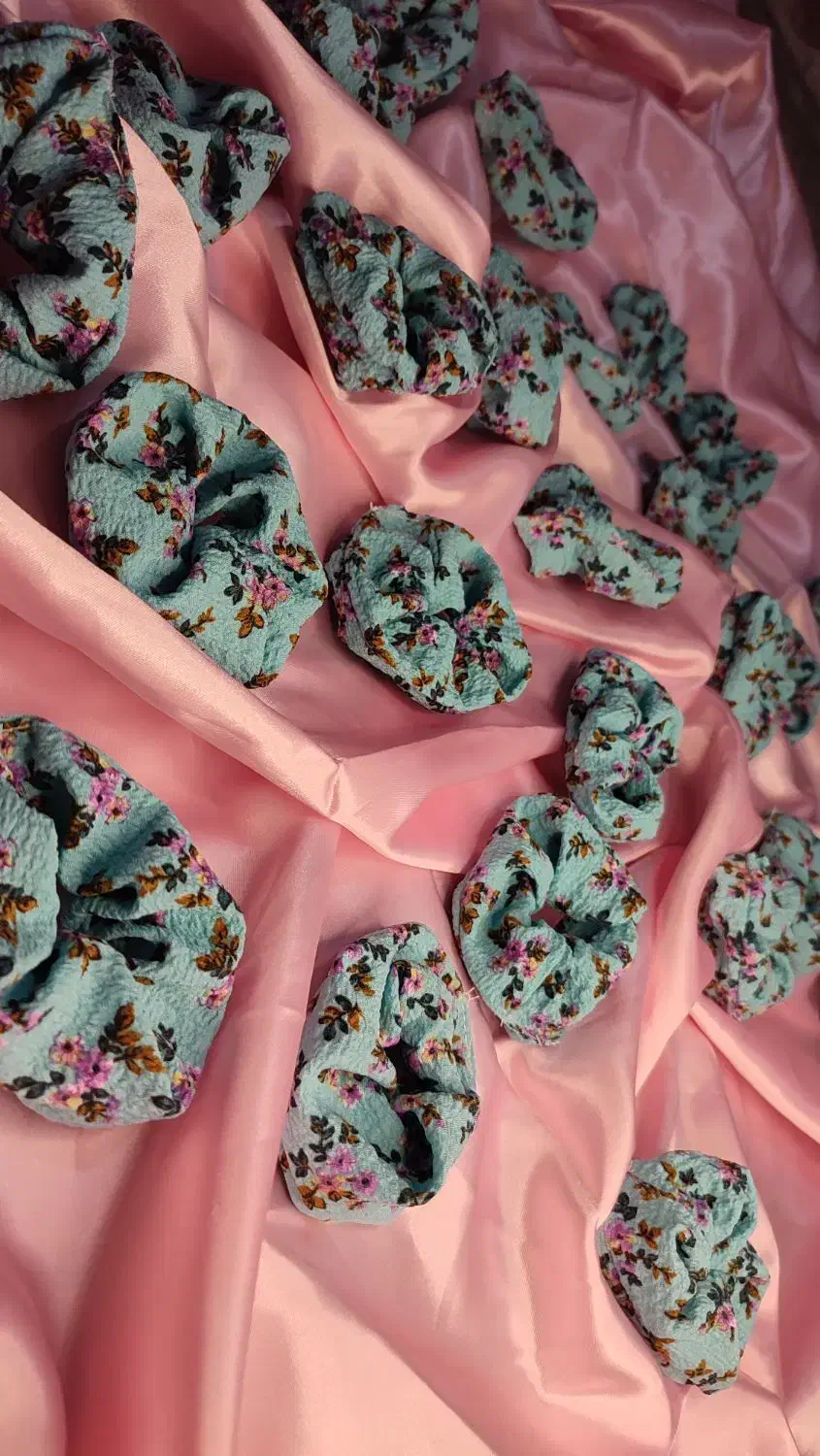 دوخت انواع لباس|خدمات پیشه و مهارت|زهک, |دیوار