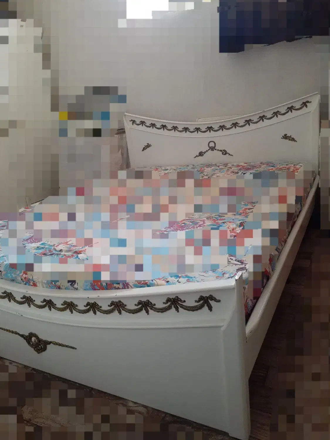 تخت دونفره سفید|تخت و سرویس خواب|شاهینشهر, شهرک مطهری|دیوار