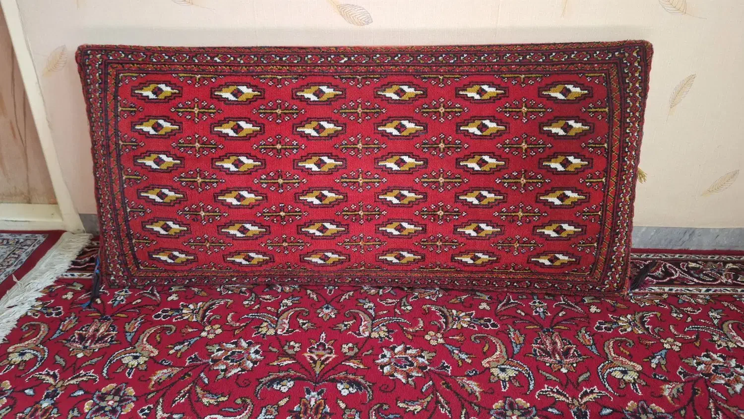 پشتی|پشتی|سمنان, |دیوار