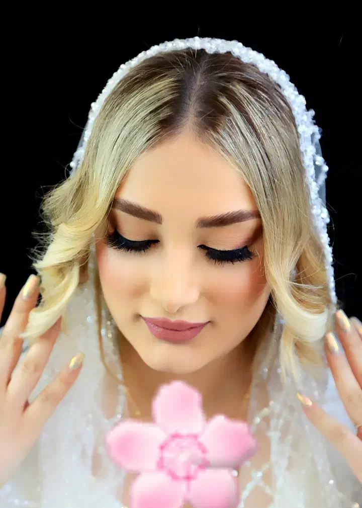 آموزش و خدمات میکاپ و شنیون تخصصی|خدمات آرایشگری و زیبایی|شاهین‌شهر, شهرک امام علی|دیوار