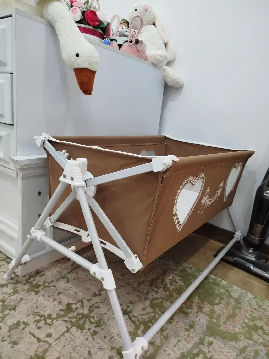 گهواره دستی|اسباب و اثاث بچه|پرند, فاز ۲|دیوار