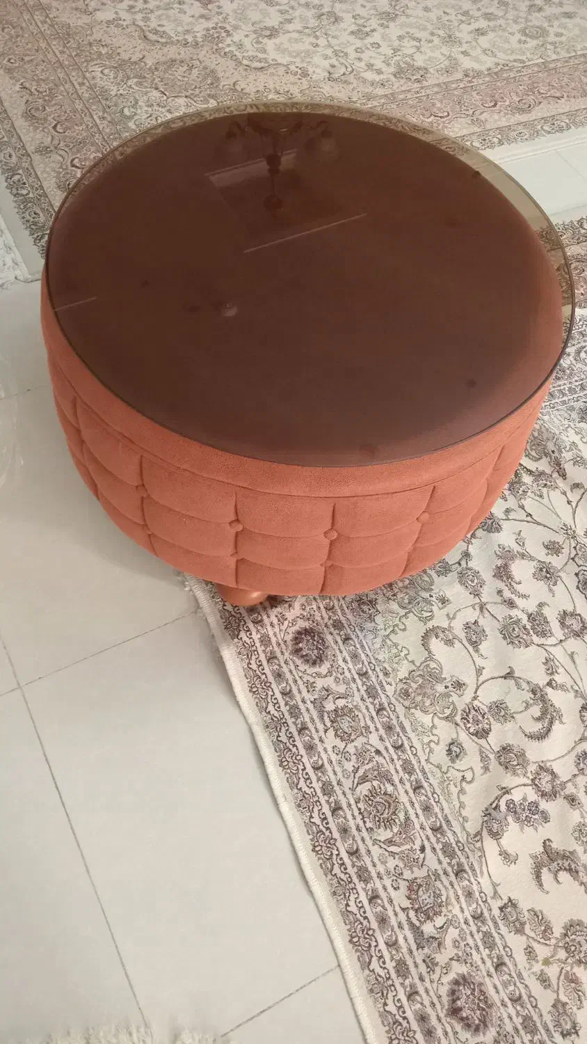 میز جلو مبل چستر با شیشه در حد نو با تخفیف ویژه|مبلمان خانگی و میز عسلی|تهران, شادمان|دیوار