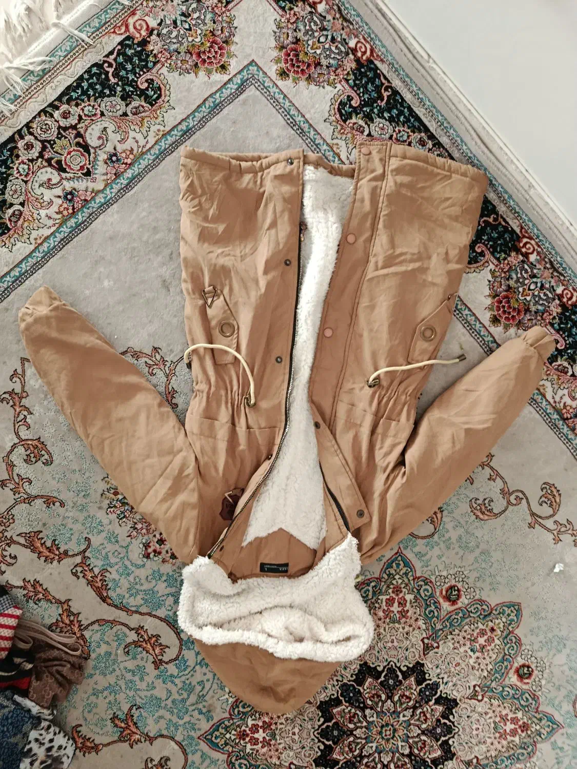 کاپشن|لباس|محمدشهر, همایون ویلا|دیوار