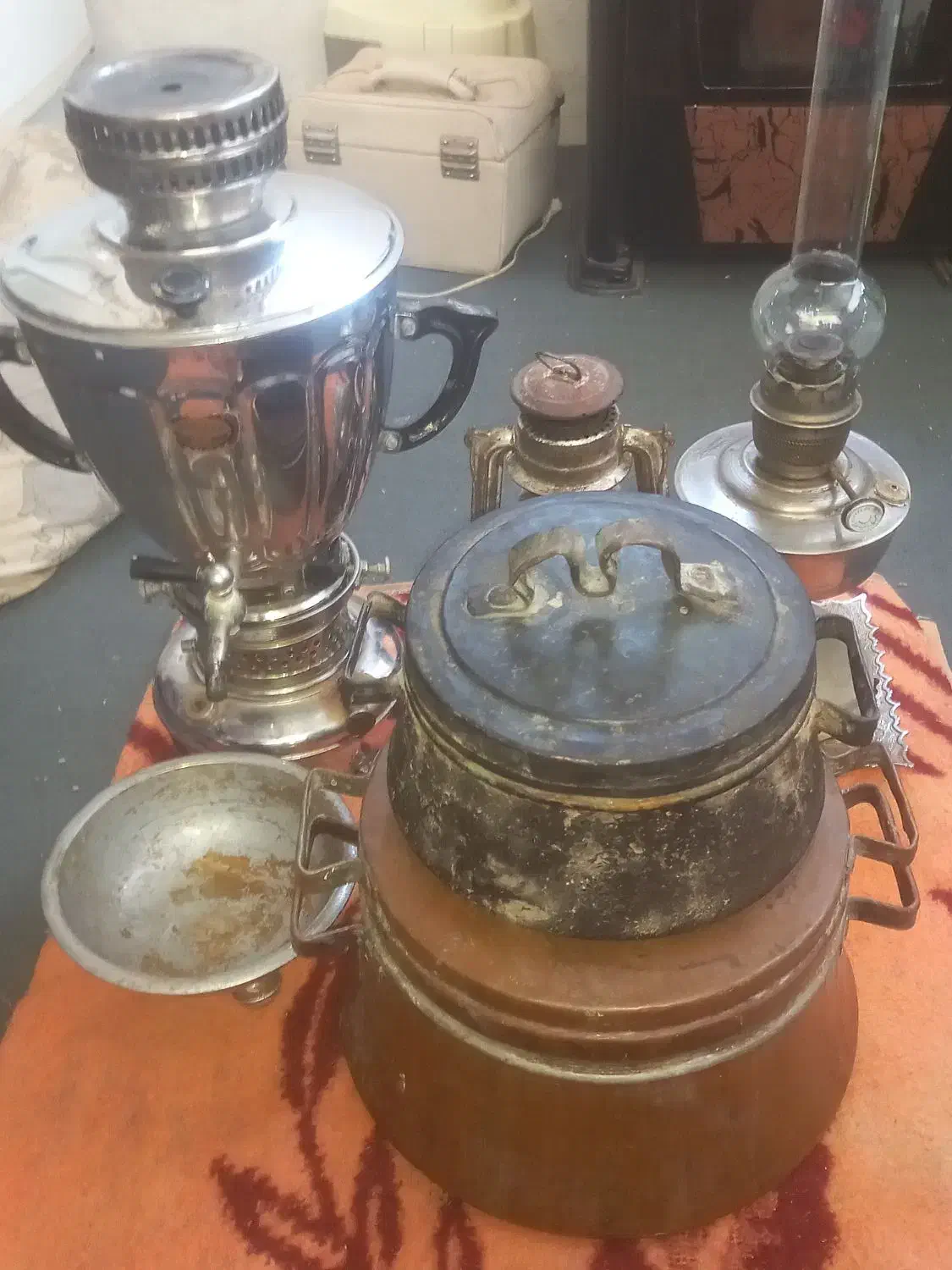 چراغ گرسوزومس وسماوروچراغ دستی سالم|کلکسیون اشیاء عتیقه|سبزوار, شرق کال میانی|دیوار