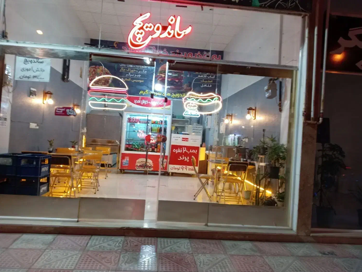 واگذاری ساندویچی باتمام وسایل|اجارهٔ مغازه و غرفه|قوچان, |دیوار