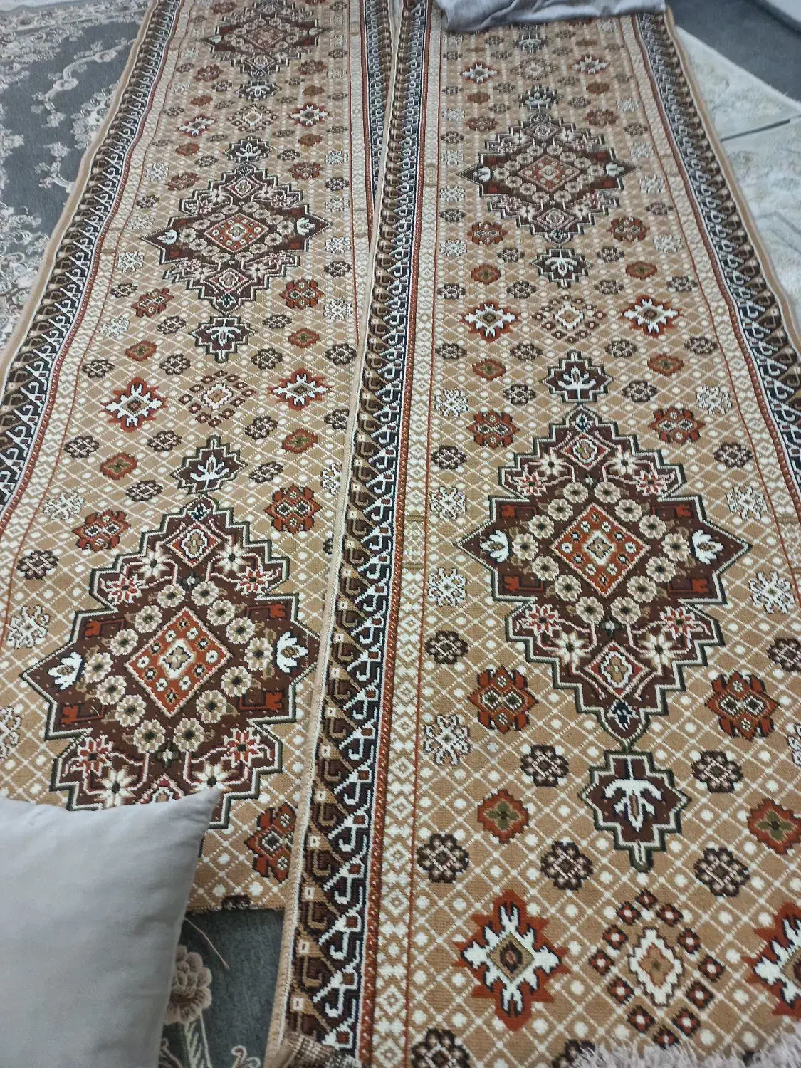 موکت فرش کاملا تمیز و نو|موکت|قم, هفت تیر|دیوار