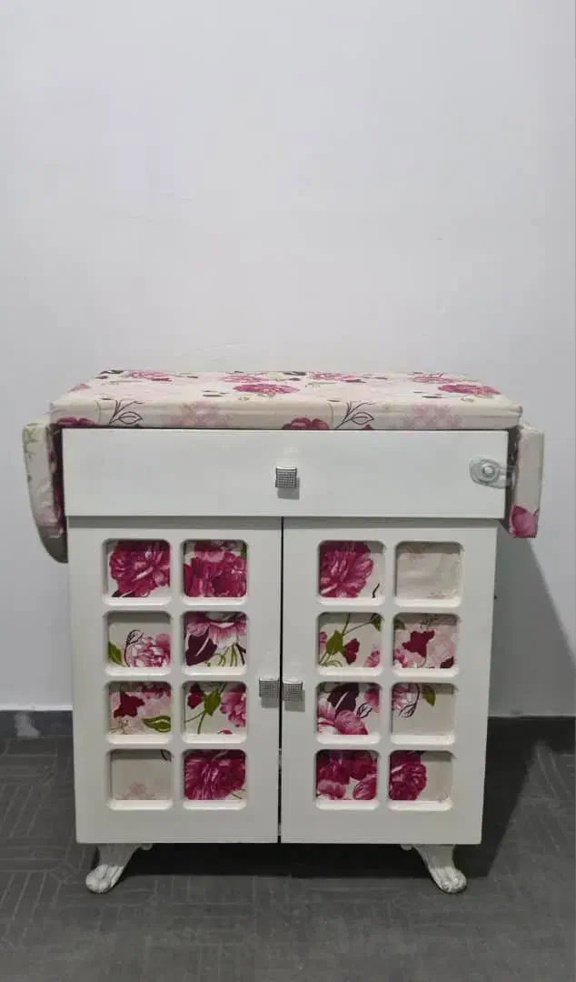 فروش میز اتو کمد دار در حد نو|اتو و لوازم اتو|رشت, پاستوریزه|دیوار