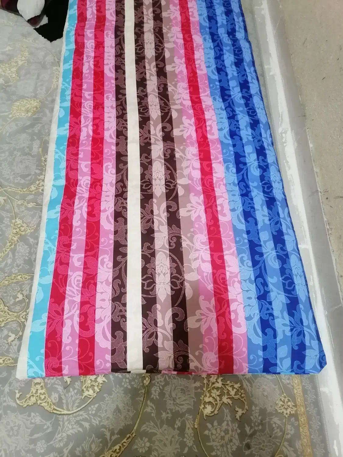 تشک|رختخواب، بالش، پتو|مسجد سلیمان, |دیوار