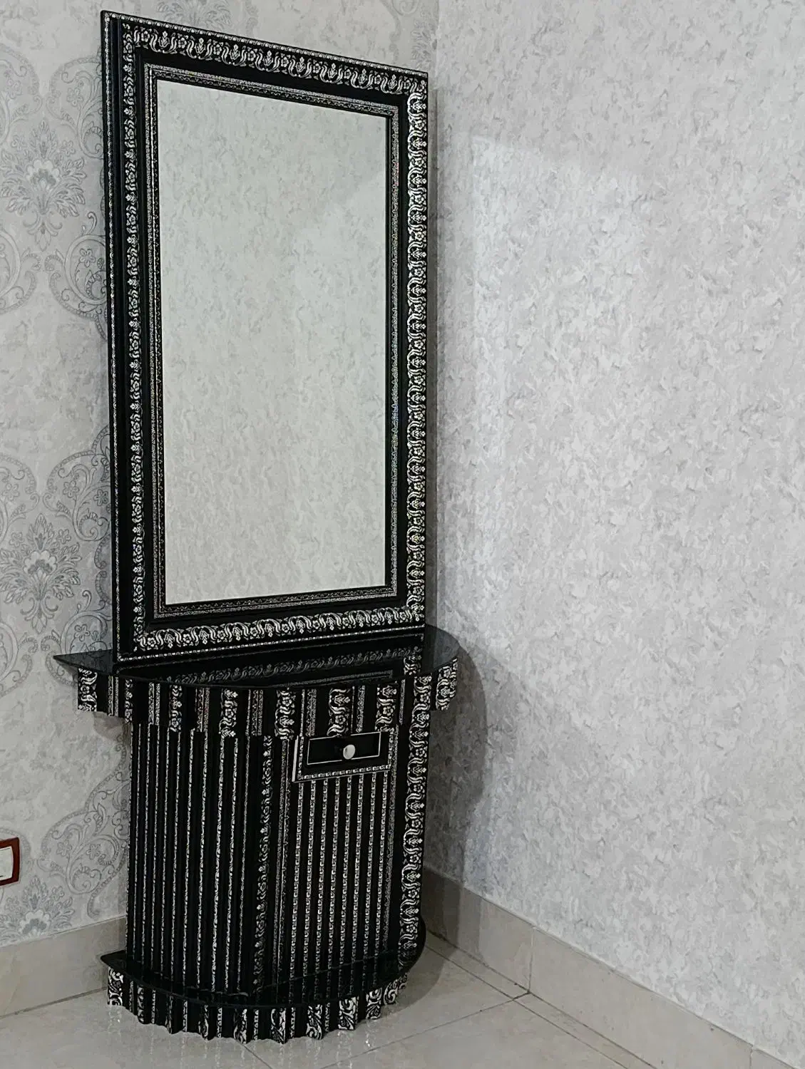 ایینه،گلدان،دیوارکوب پروانه|بوفه، ویترین، کنسول|ارومیه, |دیوار