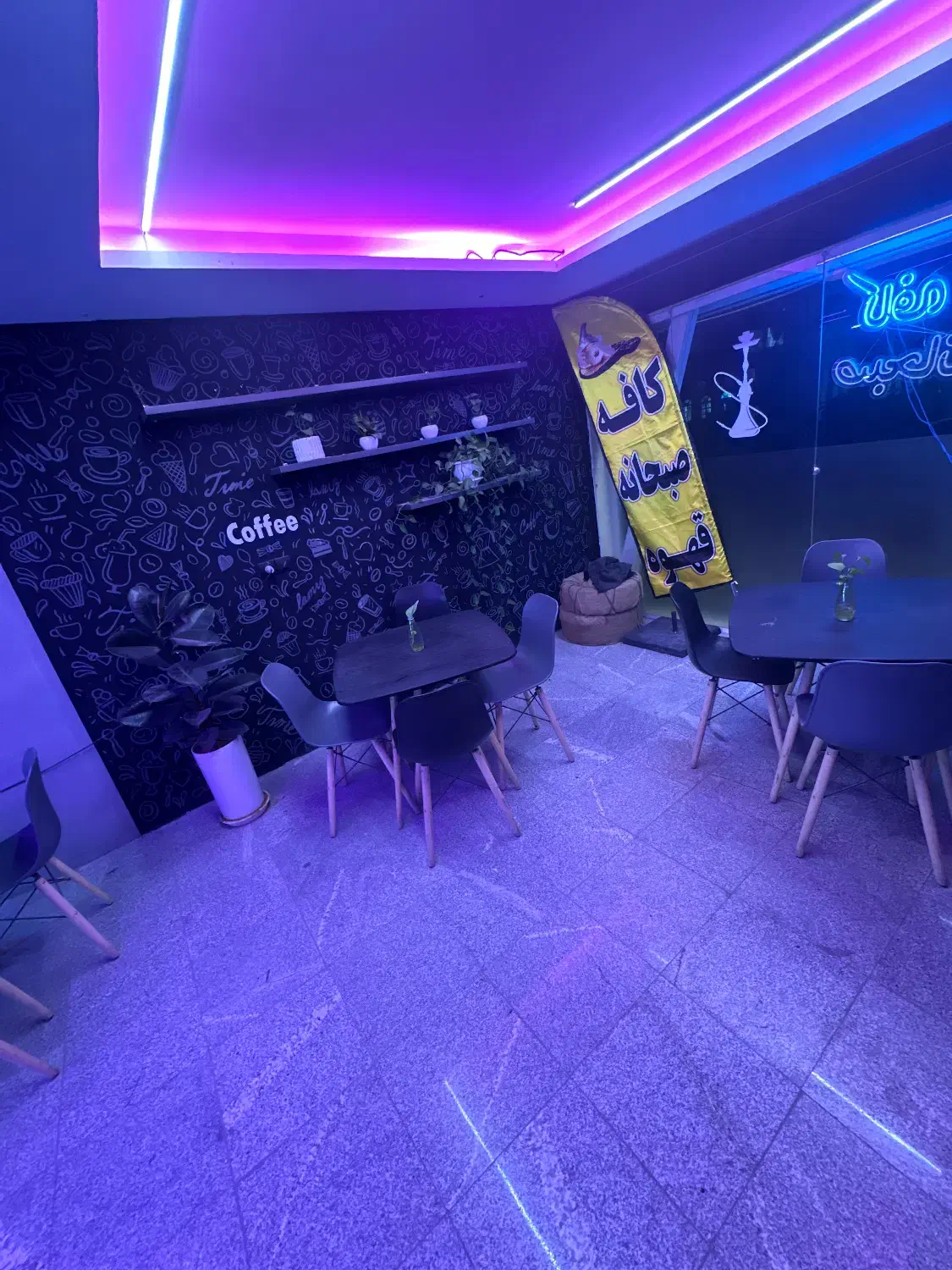 اجاره قسمت کافی شاپ|اجارهٔ مغازه و غرفه|کرمان, |دیوار