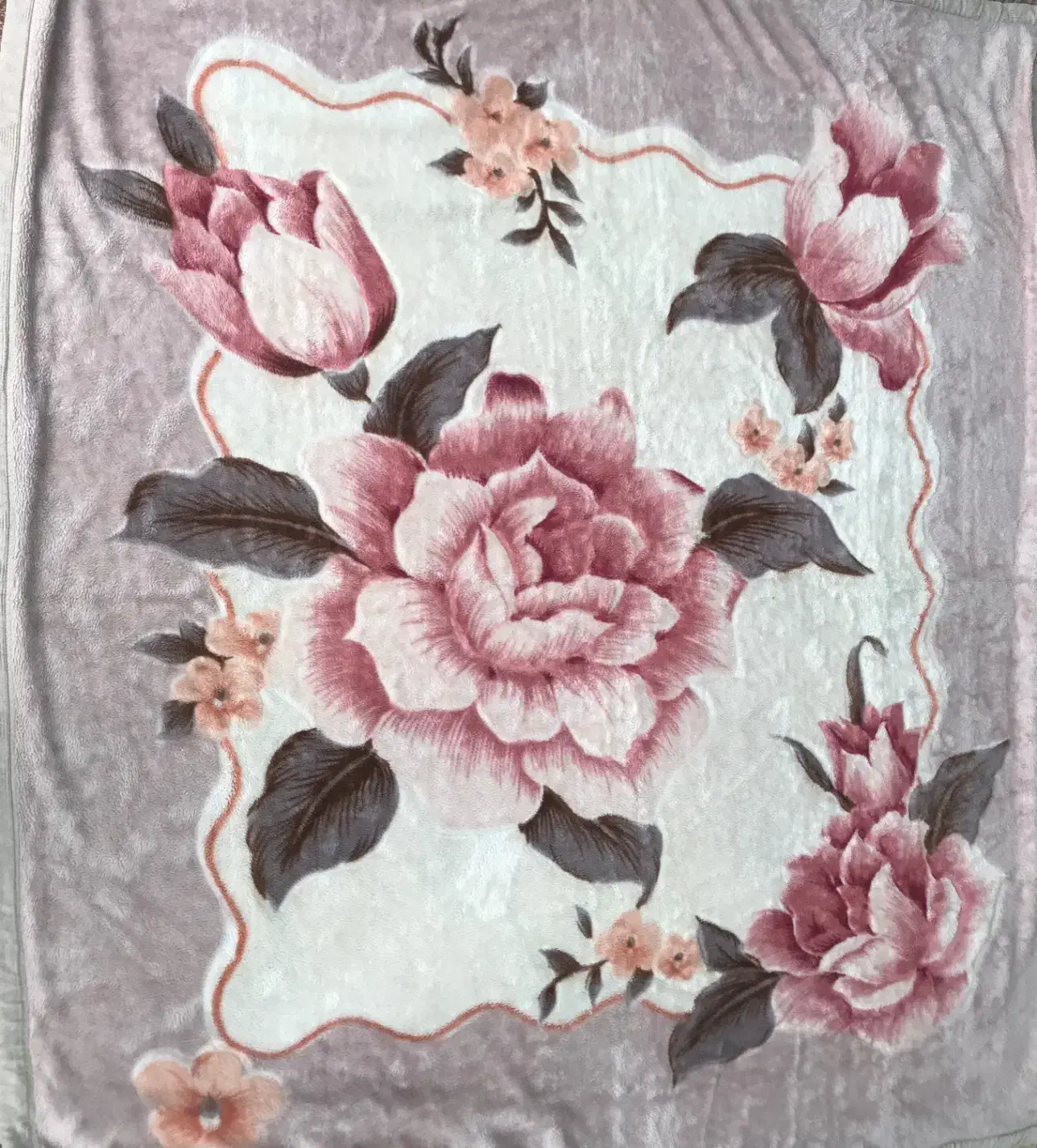 ۲عدد پتوی گلبافت دو نفره|رختخواب، بالش، پتو|ایلام, |دیوار