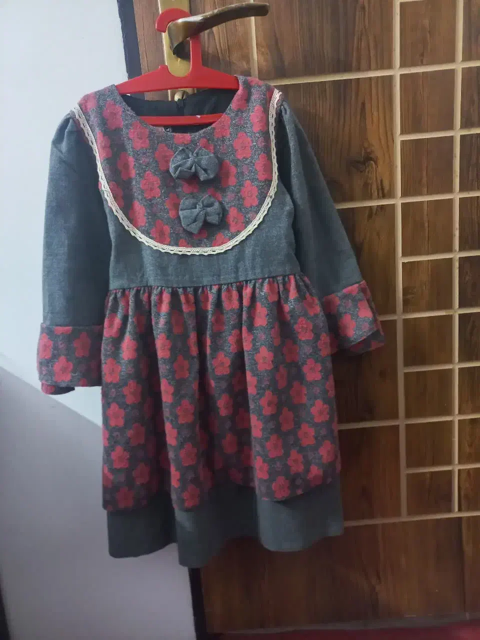 پیراهن یلدایی سایز۷ سال|کفش و لباس بچه|مشهد, گلبرگ|دیوار